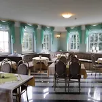 Pensión Hennesburg 3*