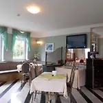 Pensión Hennesburg 3*