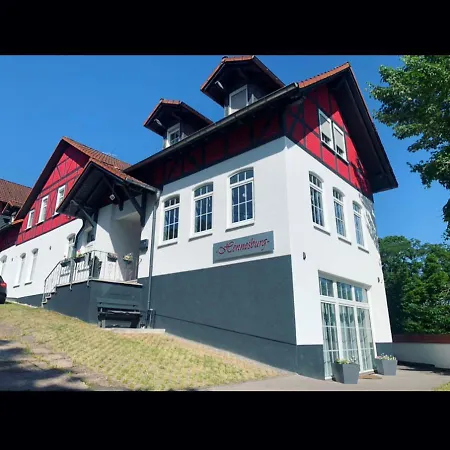Haus Hennesburg, Garni Gasthof 2*