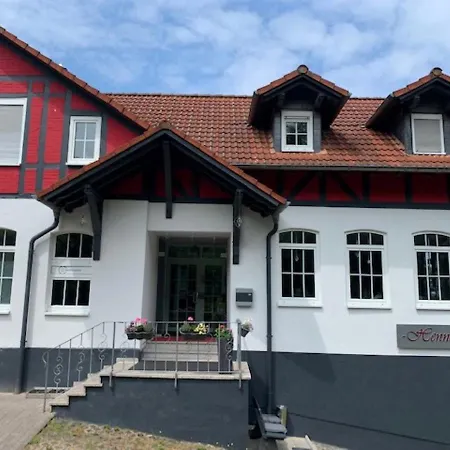 Gasthof Haus Hennesburg, Garni 2*