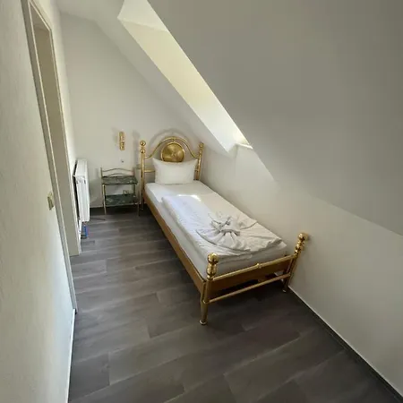 Haus Hennesburg, Garni 2* Eisenach