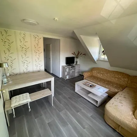 Gasthof Haus Hennesburg, Garni 2*