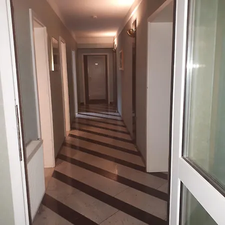 Hennesburg إيزيناخ