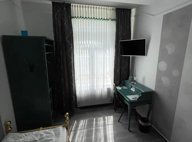 Hennesburg Pensjonat 3*